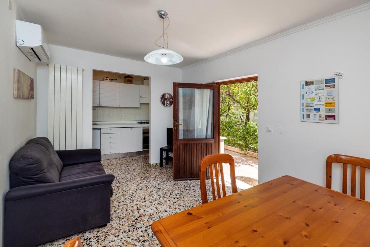 Casa Bell - Appartamento Con Parcheggio Privato E Bike Room Finale Ligure Exterior photo
