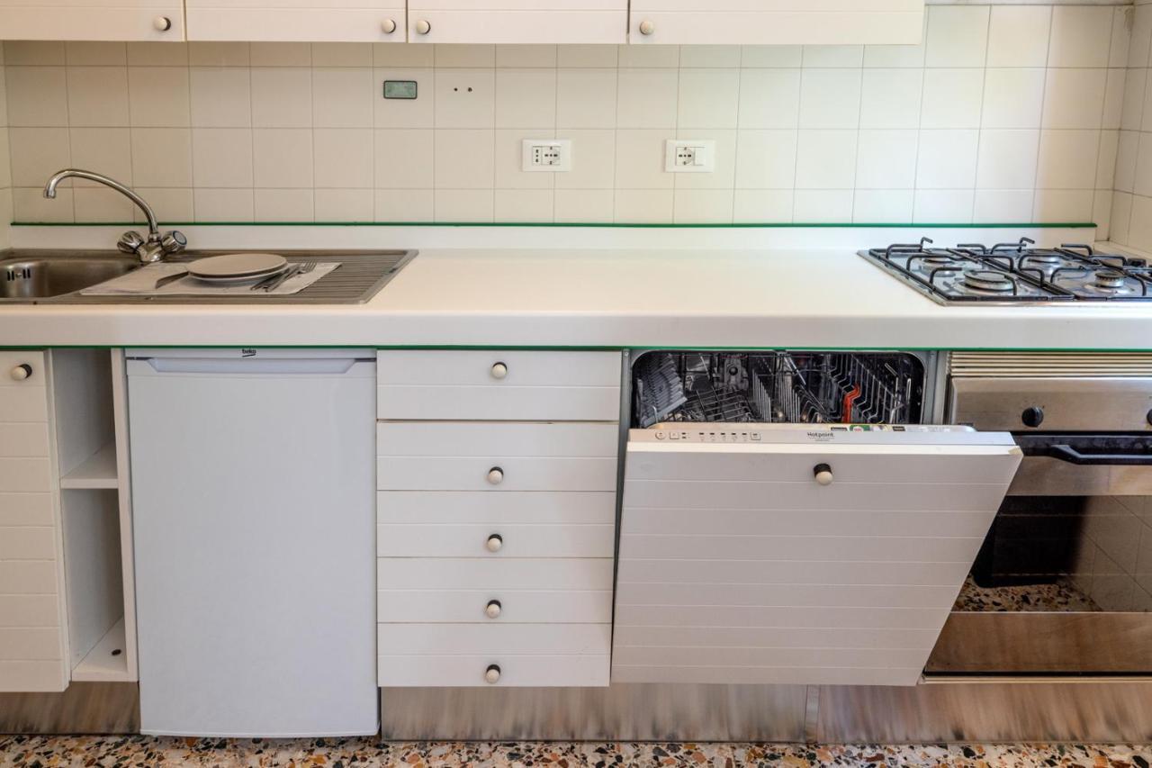 Casa Bell - Appartamento Con Parcheggio Privato E Bike Room Finale Ligure Exterior photo