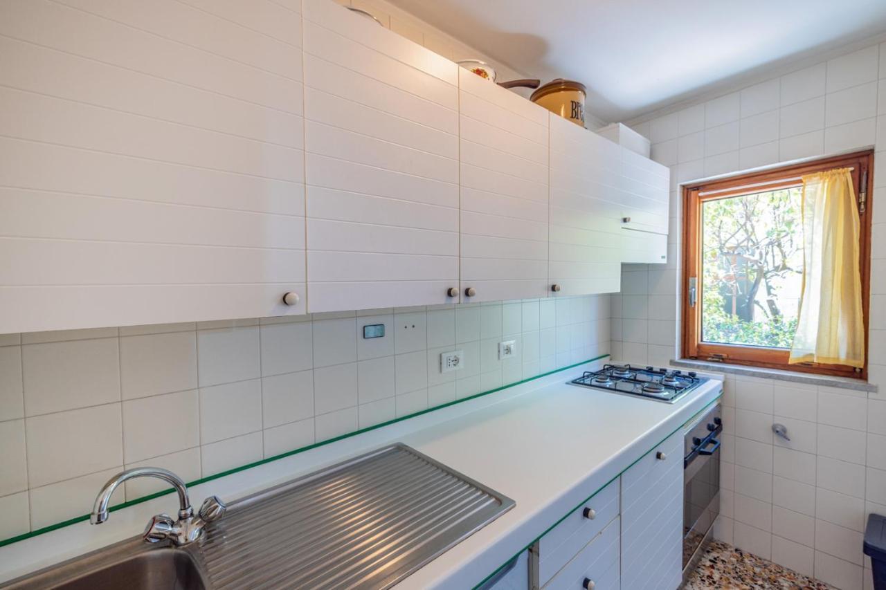 Casa Bell - Appartamento Con Parcheggio Privato E Bike Room Finale Ligure Exterior photo