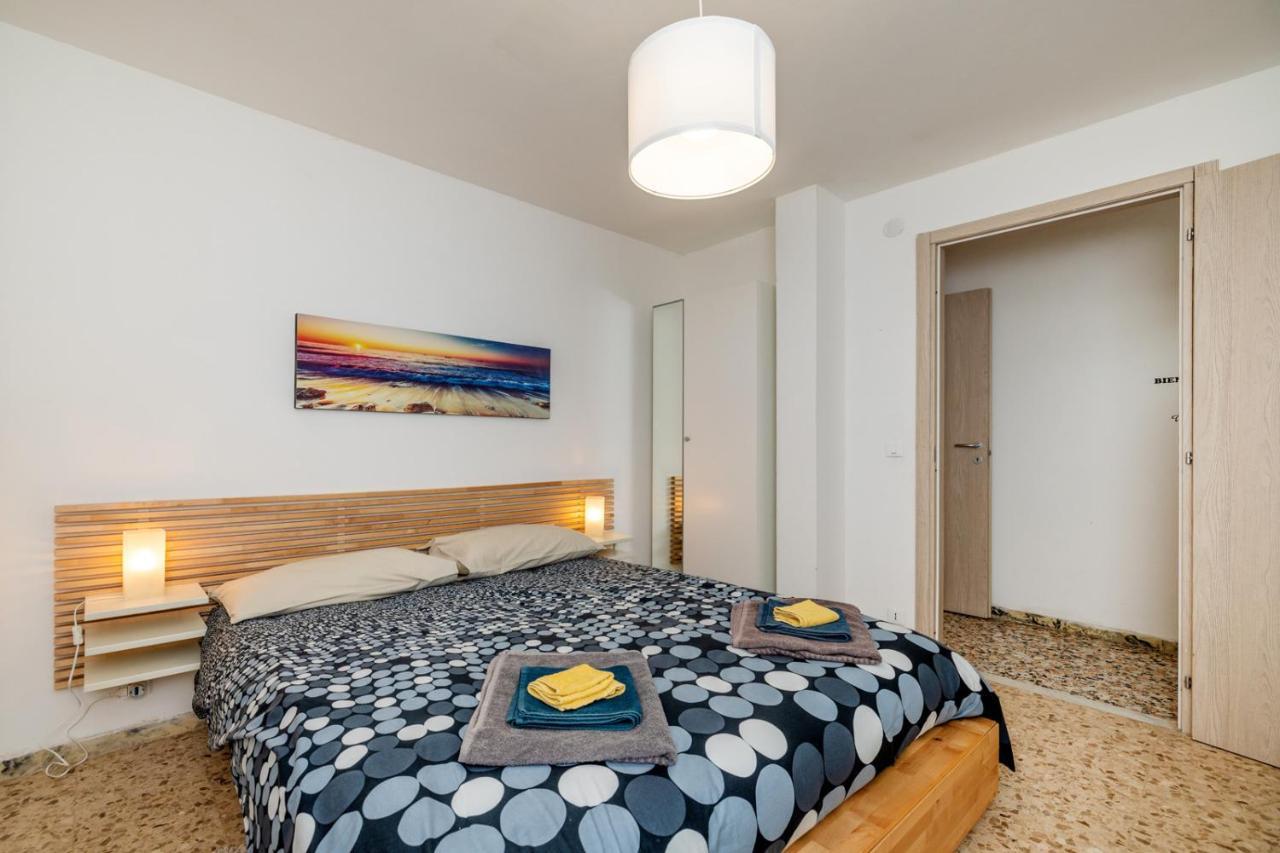 Casa Bell - Appartamento Con Parcheggio Privato E Bike Room Finale Ligure Exterior photo